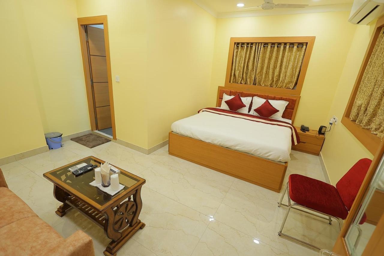 Hotel Lotus And Banquet 3*