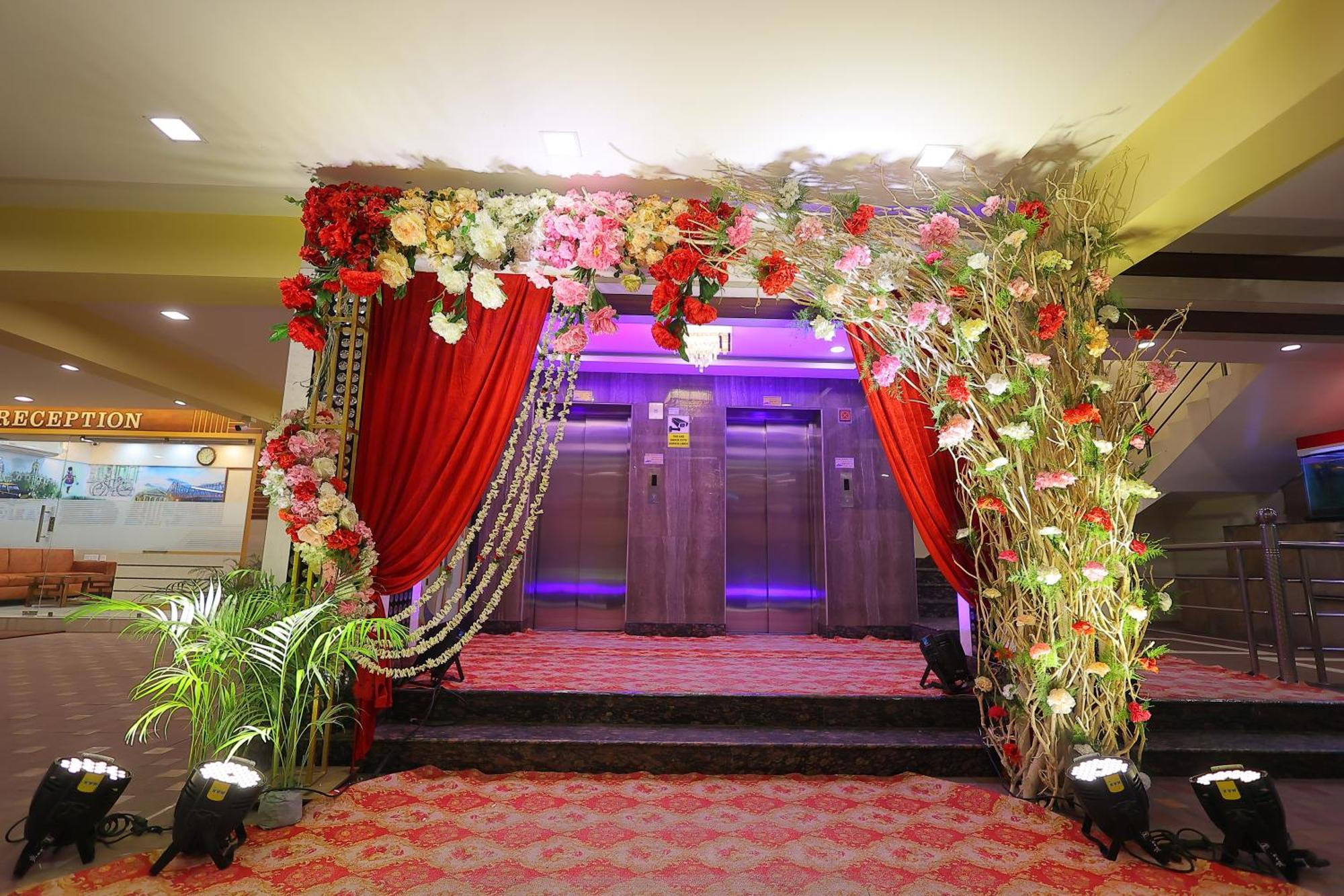 Lotus And Banquet 3*