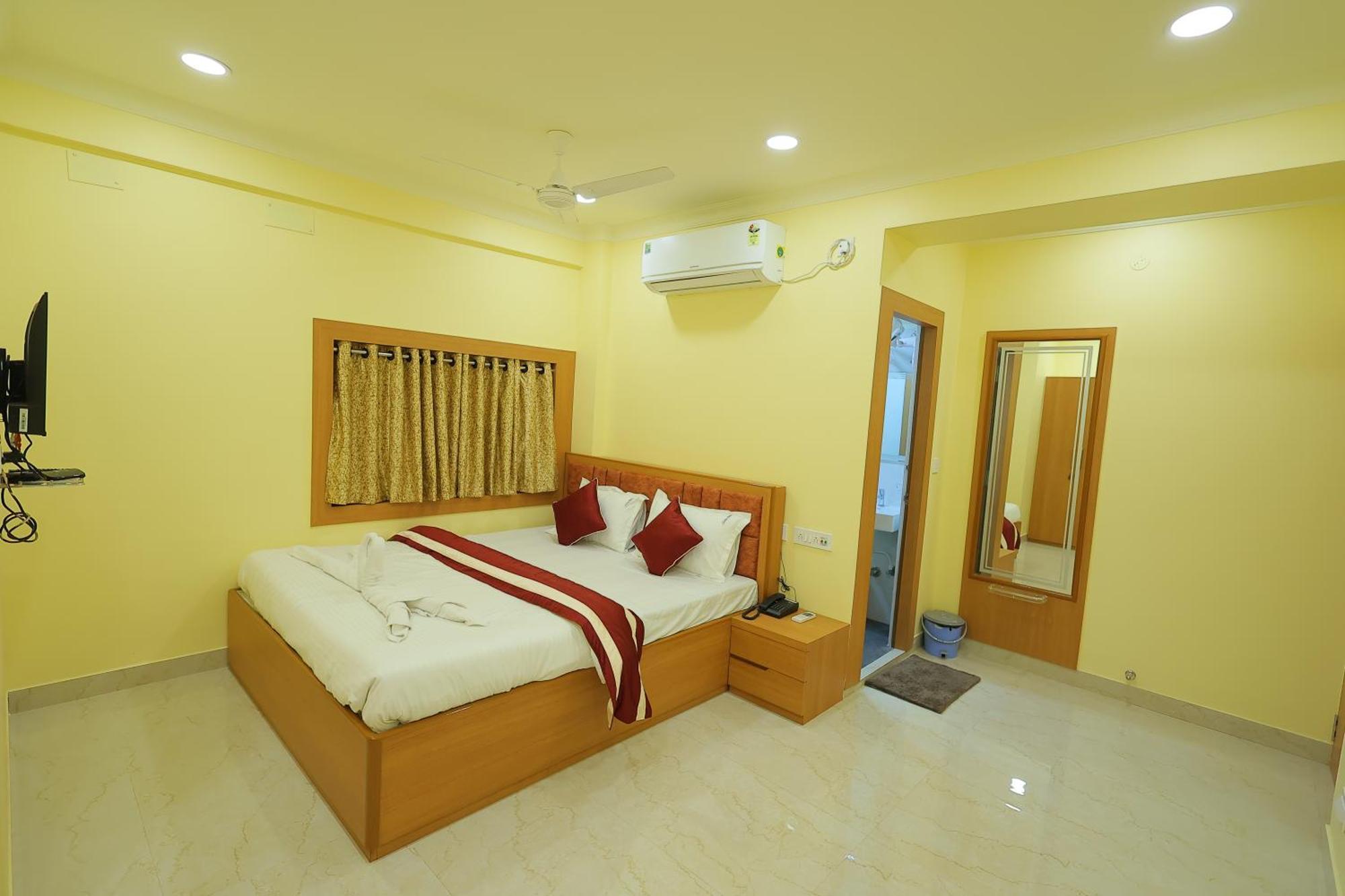 Hotel Lotus And Banquet